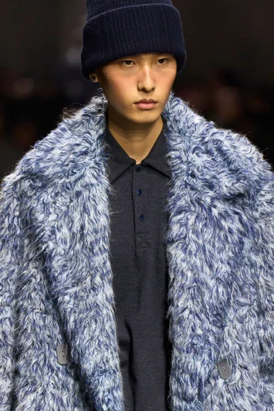 Look 27